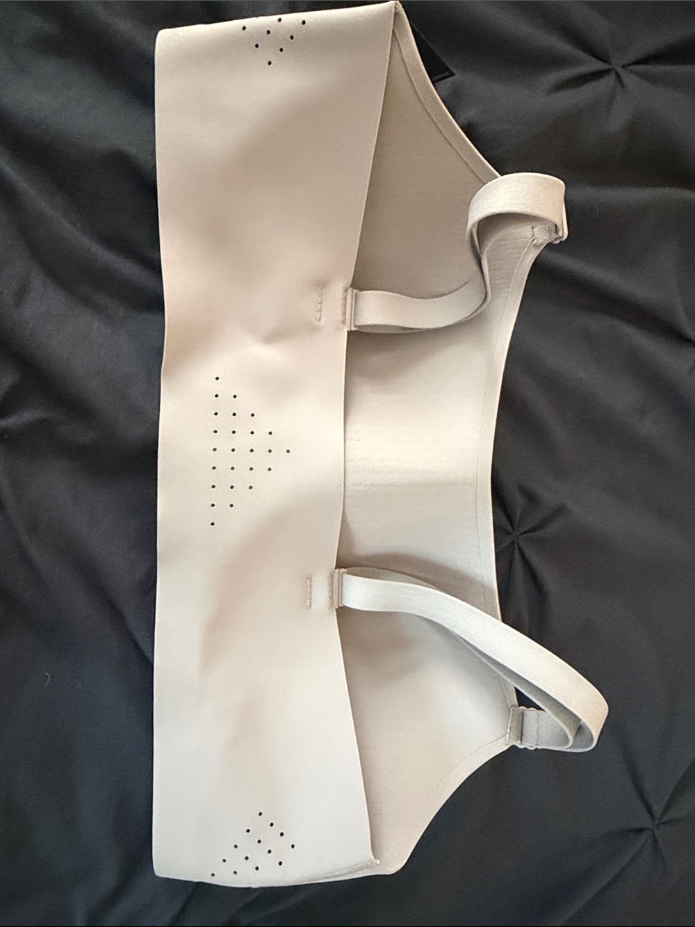 Victoria's Secret Seamless Featherweight Light Sports Bra. - Picture 4 of 4